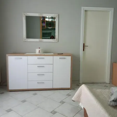 Apartmani Ivana Novalja Exterior photo