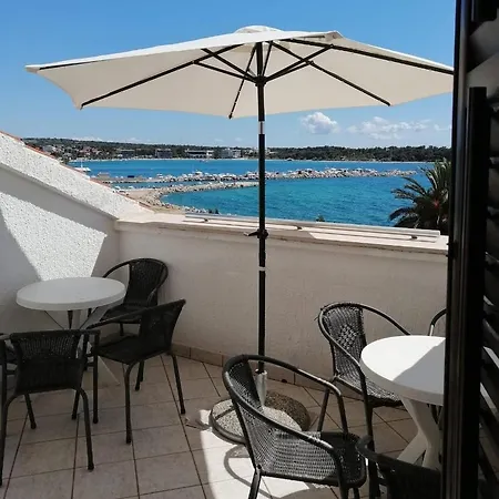 Apartmani Ivana Novalja Exterior photo